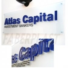 Placa Metacrilato Atlas Capital