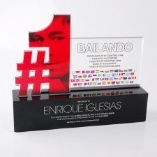 Trofeo de metacrilato ENRIQUE IGLESIAS