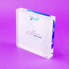 Tomsbtone Trofeo Metacrilato VIPS