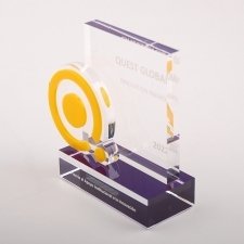 Trofeo de metacrilato QUEST GLOBAL