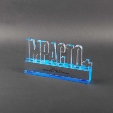 Trofeo de metacrilato premios INNOVACIÓN SOSTENIBLE UNIVERSITARIA