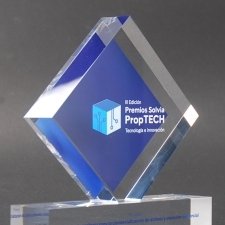 Trofeo de metacrilato premios PropTECH SOLVIA