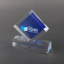 Trofeo de metacrilato premios PropTECH SOLVIA