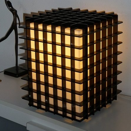 Lampara BEE de metacrilato