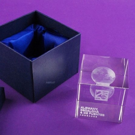 Cubo grabado cristal 3D ALEMANY