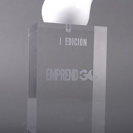 Trofeo metacrilato EMPRENDGO REPSOL