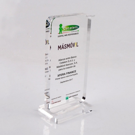 Trofeo metacrilato CETELEM MÁSMÓVIL